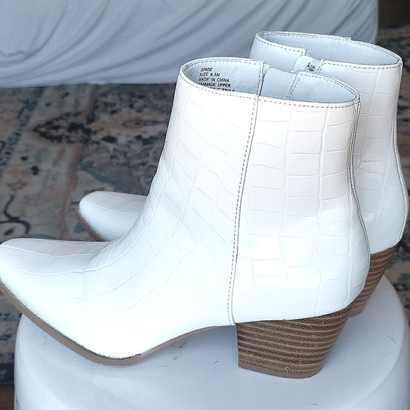 Coconuts by matisse booties - Picture 3 of 5